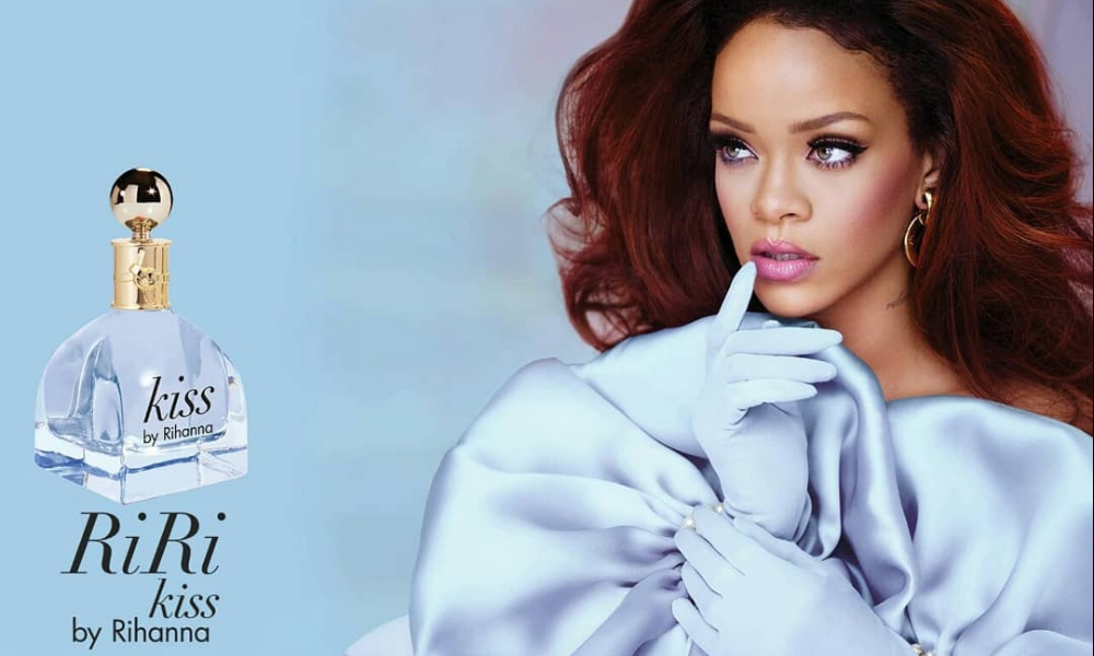 rihanna-releases-new-perfume-kiss-by-rihanna