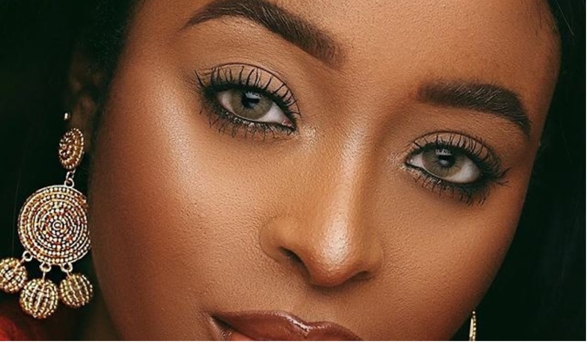 watch-ronke-raji-work-friendly-makeup-tutorial-for-brown-skin-and-beginners