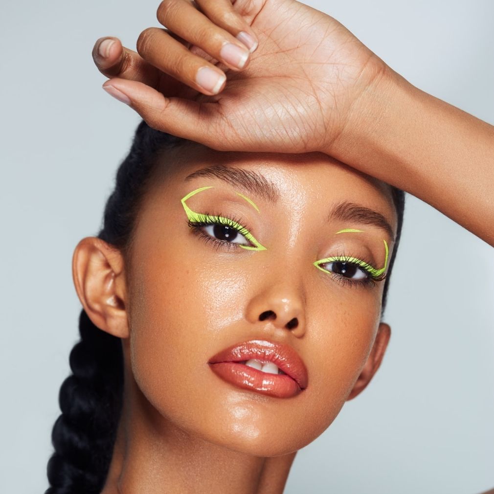 sympatisk Afskrække sol Neon Makeup: The Latest Trend Our Favourite Celebrities Are Rocking