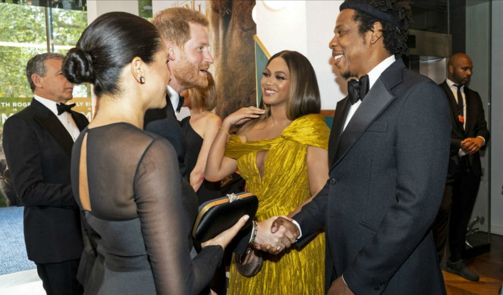 beyonce-cong-tri-yellow-gold-gown-met-meghan-markle-lion king-london