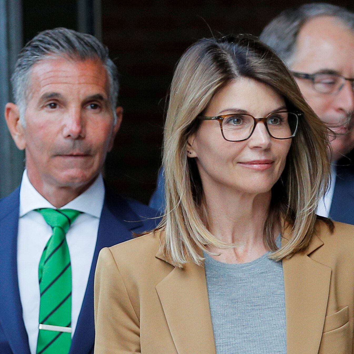 lori-loughlin-pleads-not-guilty-efcc-arrests-kwara-council-midfielder-dies-latest-news-global-world-stories-friday-october-2019-style-rave