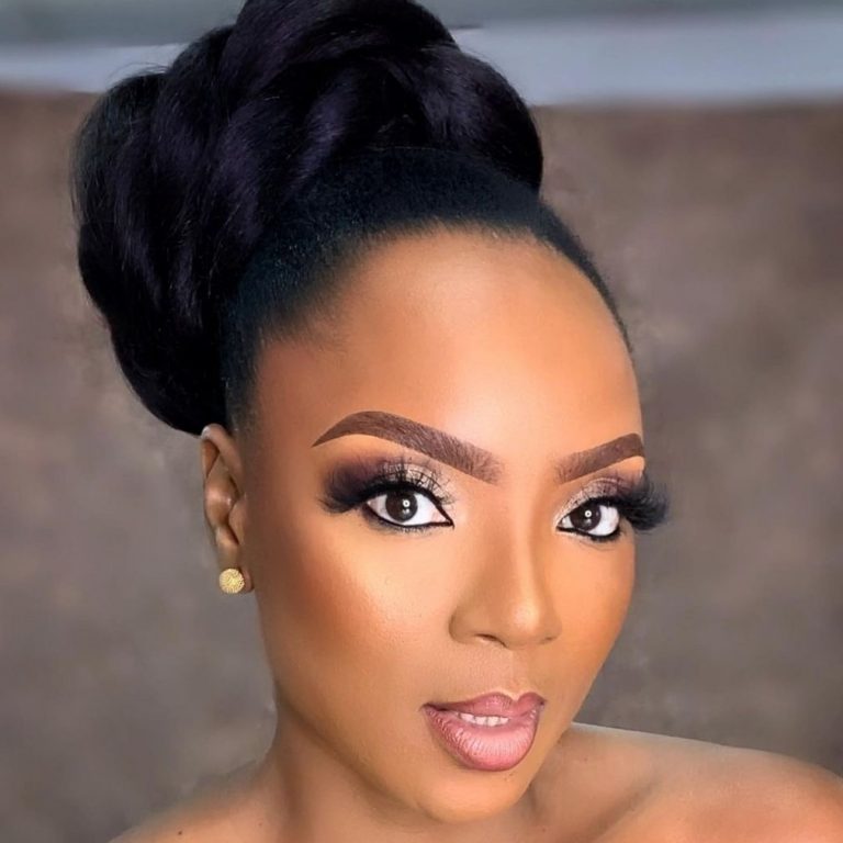 Splendid Looks Creative Beauty Looks: The Best Beauty Looks Were Simply Electrifying