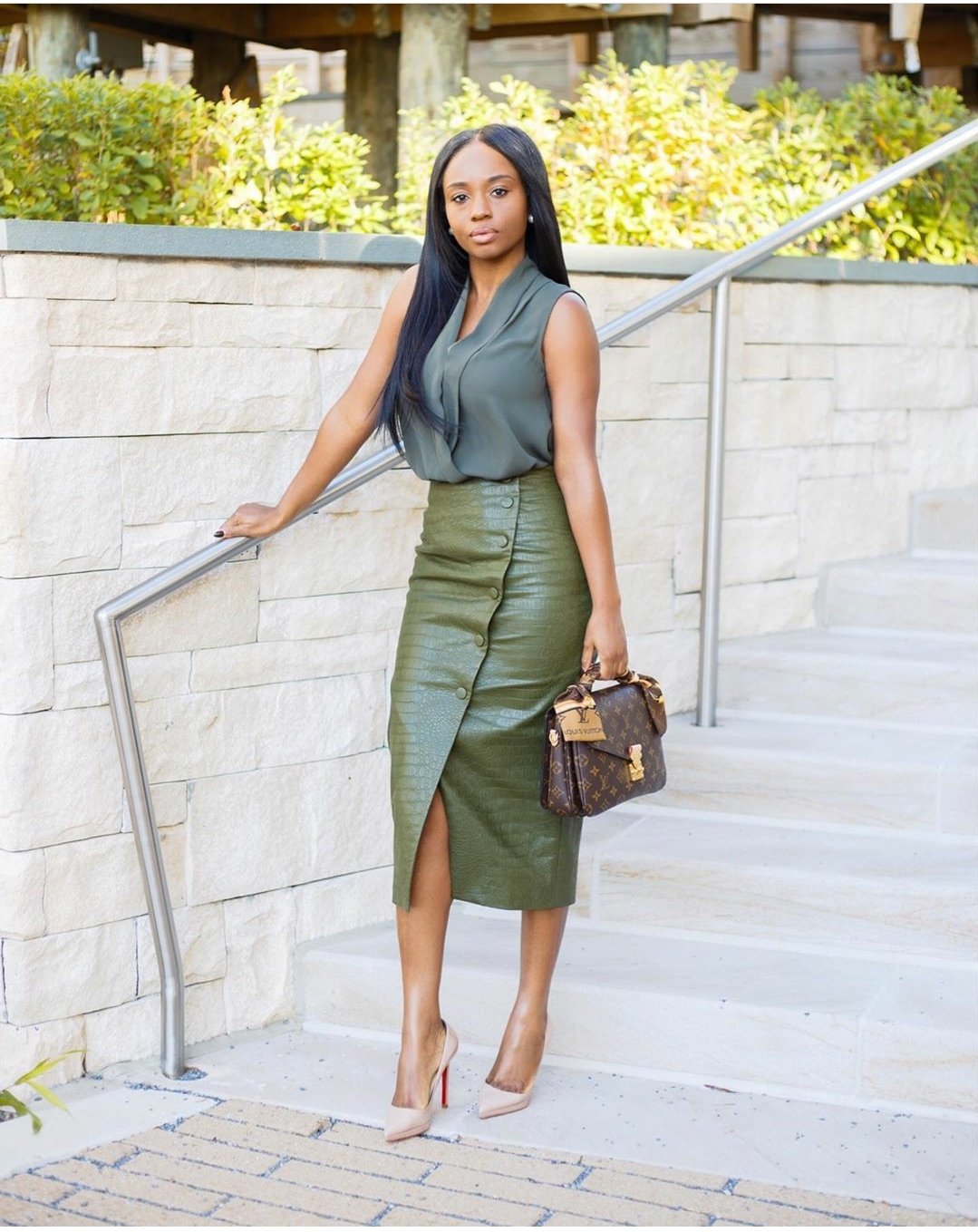 colors-that-go-with-olive-green-outfits