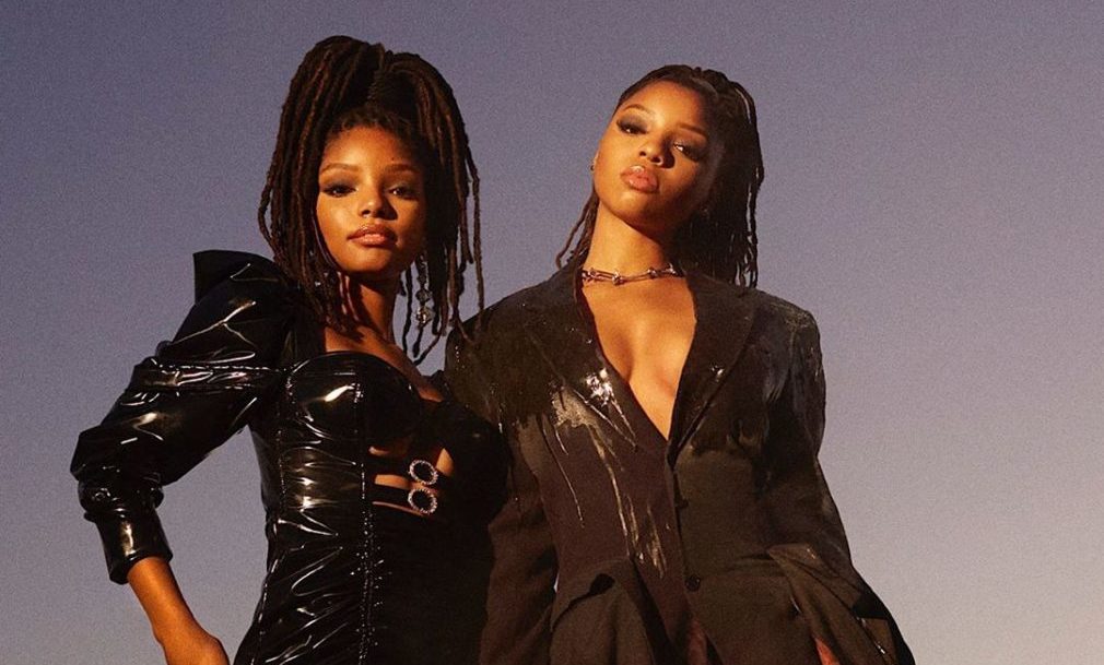 chloe-and-halle-do-it-2020-fashion-style