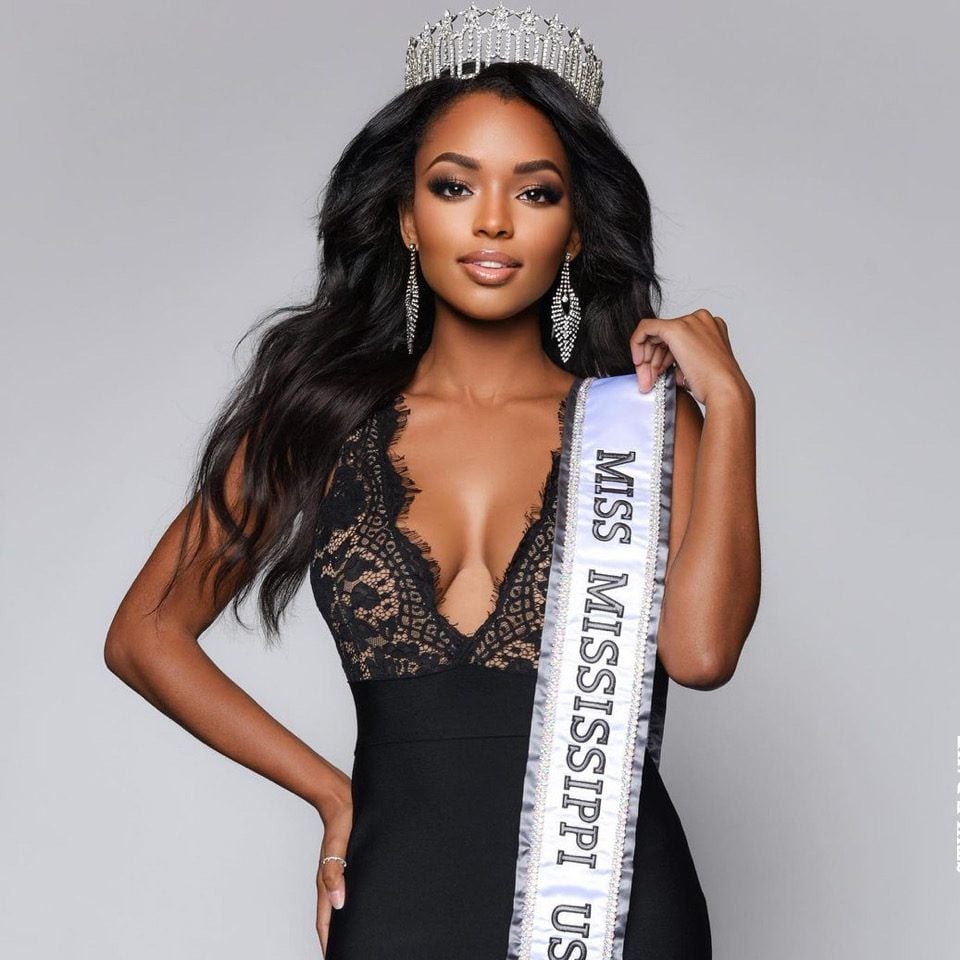 miss-usa-2020-crowned-rahama-sadau-rumours-luke-shaw-injury-latest-news-global-world-stories-wednesday-november-2020-style-rave