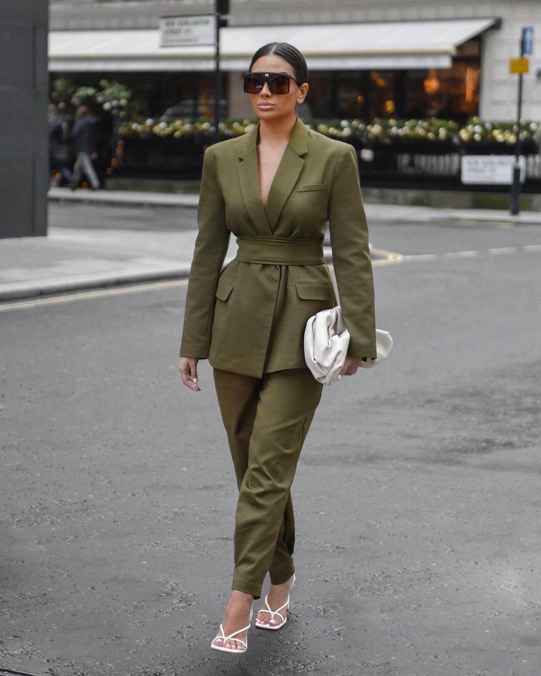 colors-that-go-with-olive-green-outfits