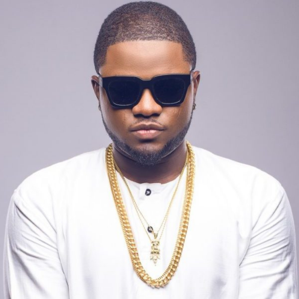 Nigerian Hitmaker, Skales Is Engaged As He Proposes To His Girlfriend