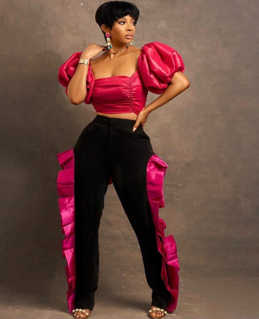 toke-makinwa-the-buzz-show-outfits-style-rave