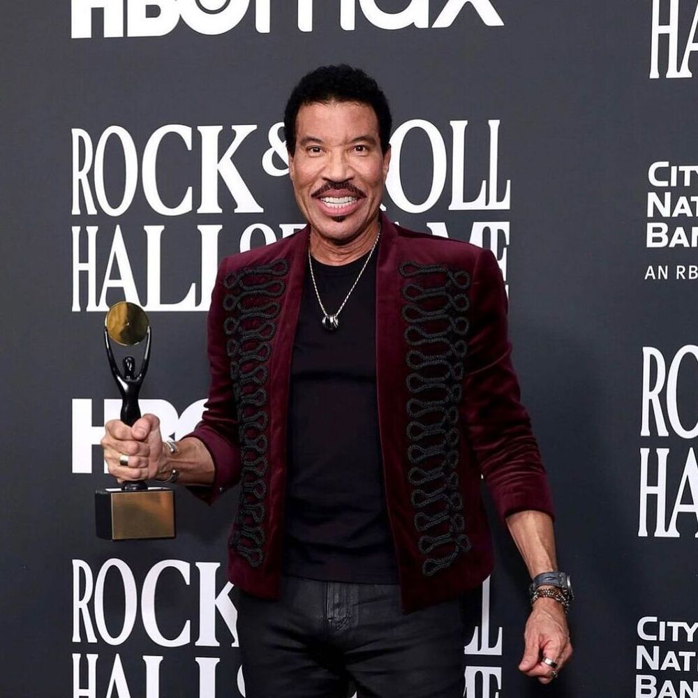 lionel-richie-hall-of-fame-style-rave