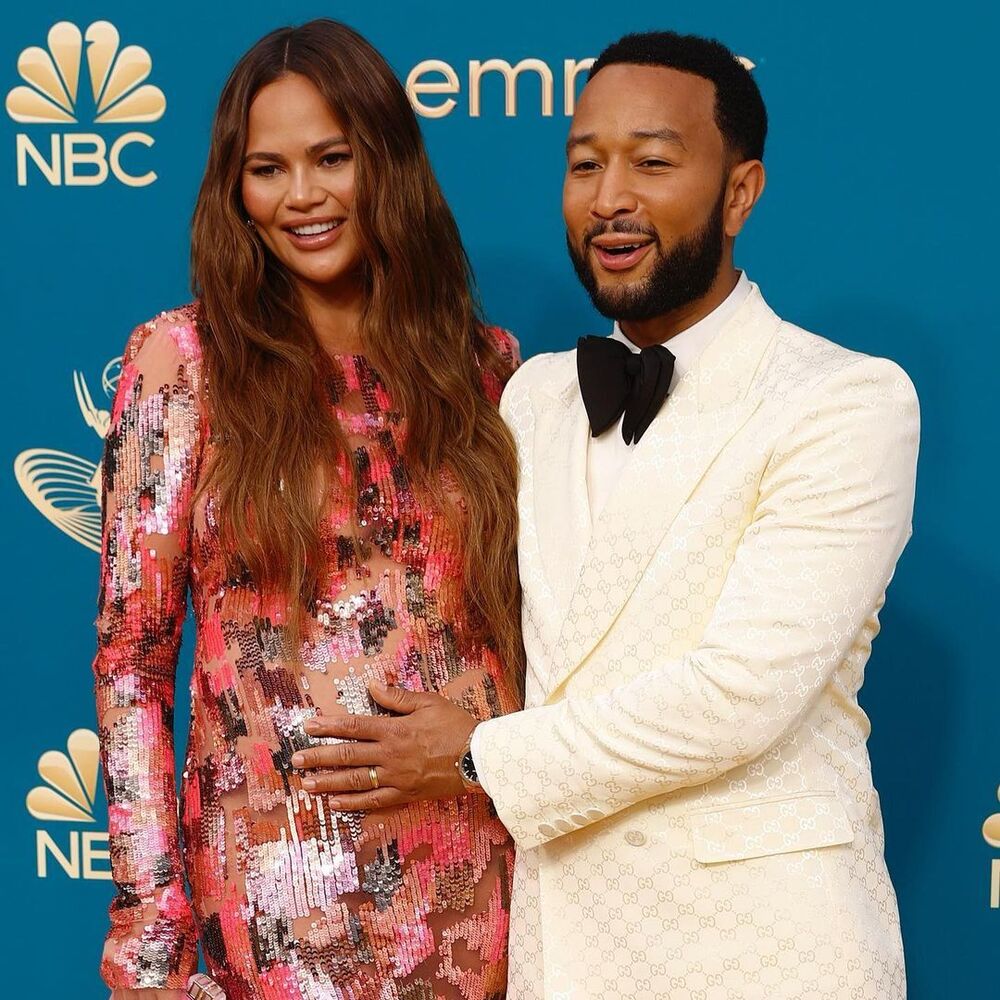 chrissy-teigen-third-child-style-rave