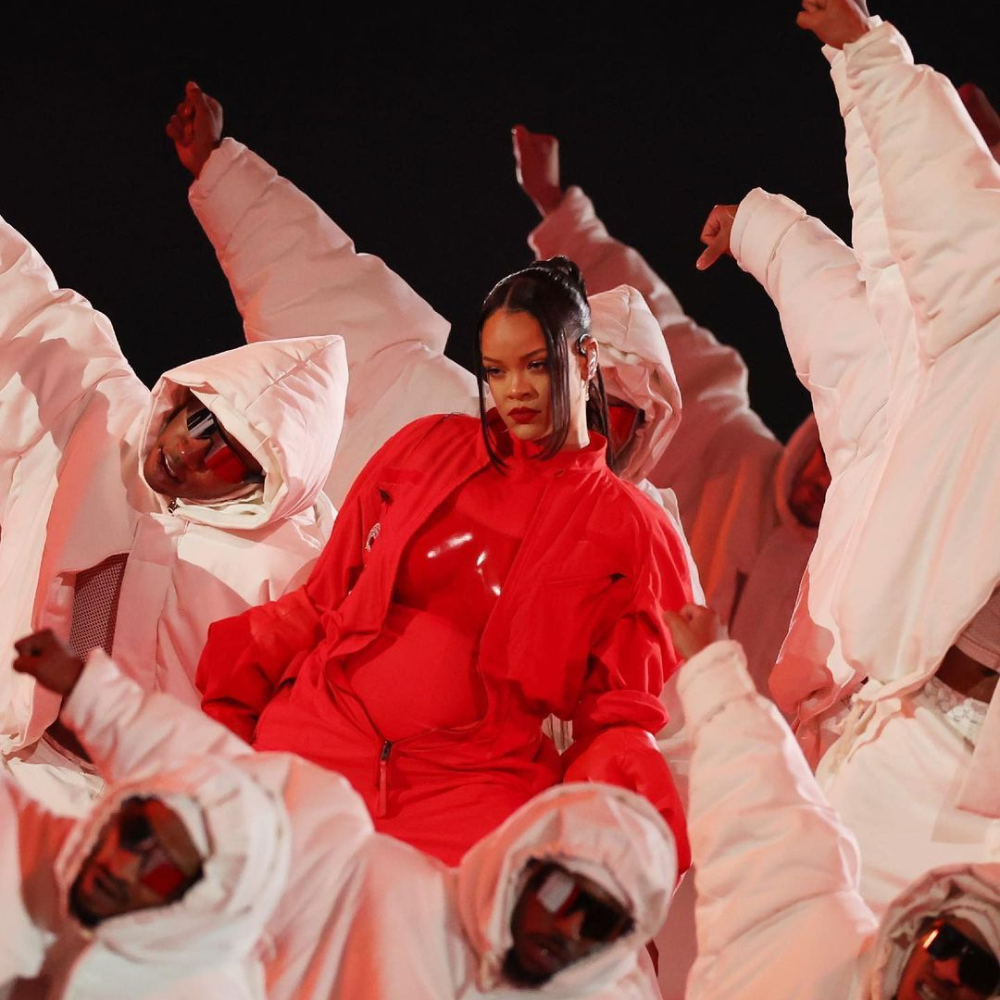 criticisms-rihanna-super-bowl-performance