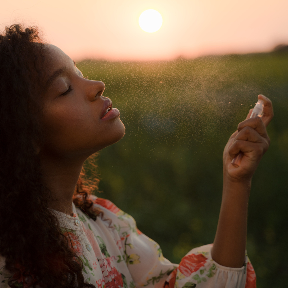 how-to-use-a-facial-mist-style-rave