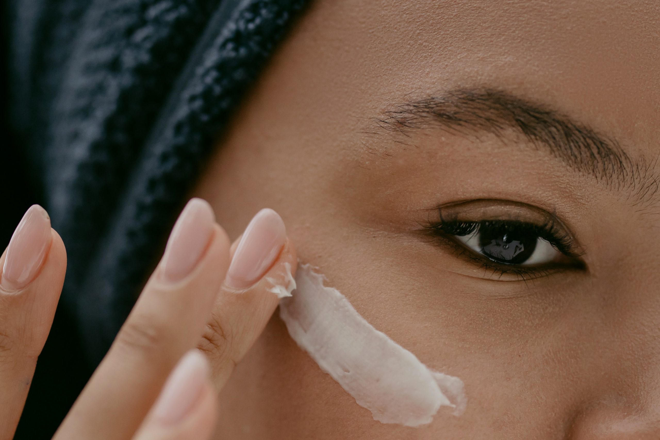 how to depuff and remove puffy eyes.