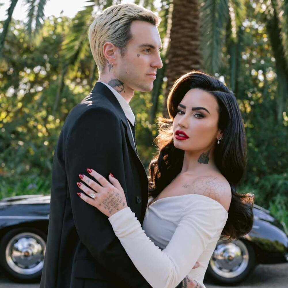 demi-lovato-married-style-rave