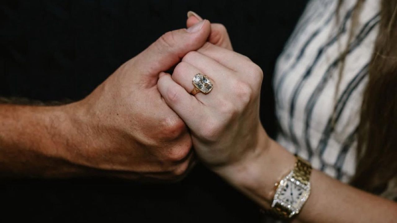 taylor-swift-engagement-ring-style-rave