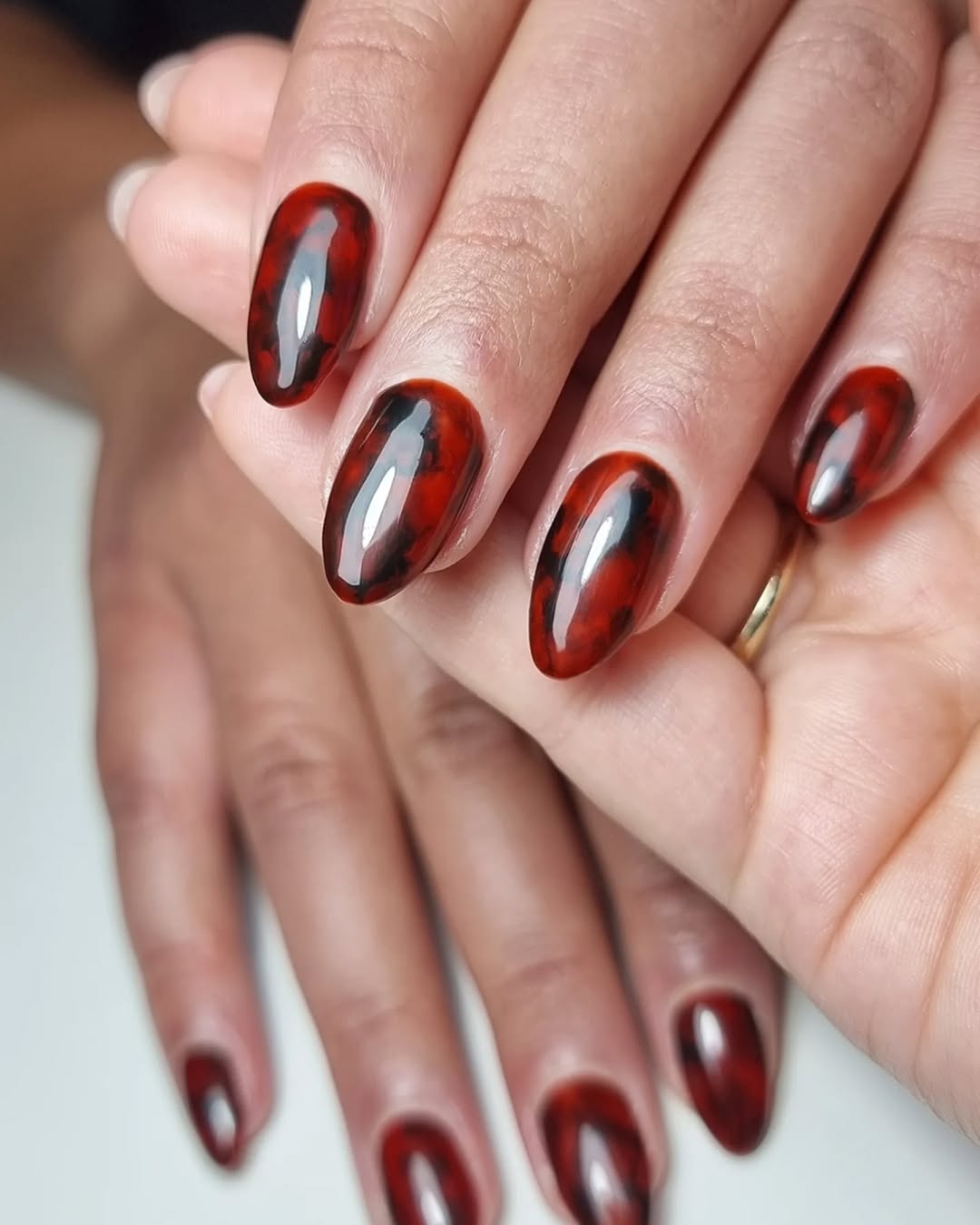 Цвет ногтей выжженной карамели на осень