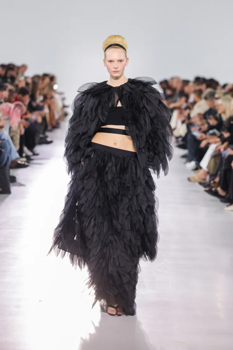 Милан-модный недель-с прессом-2026 Rave