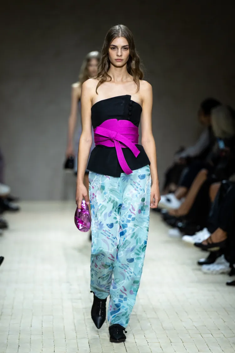 Милан-модный недель-с прессом-2026 Rave