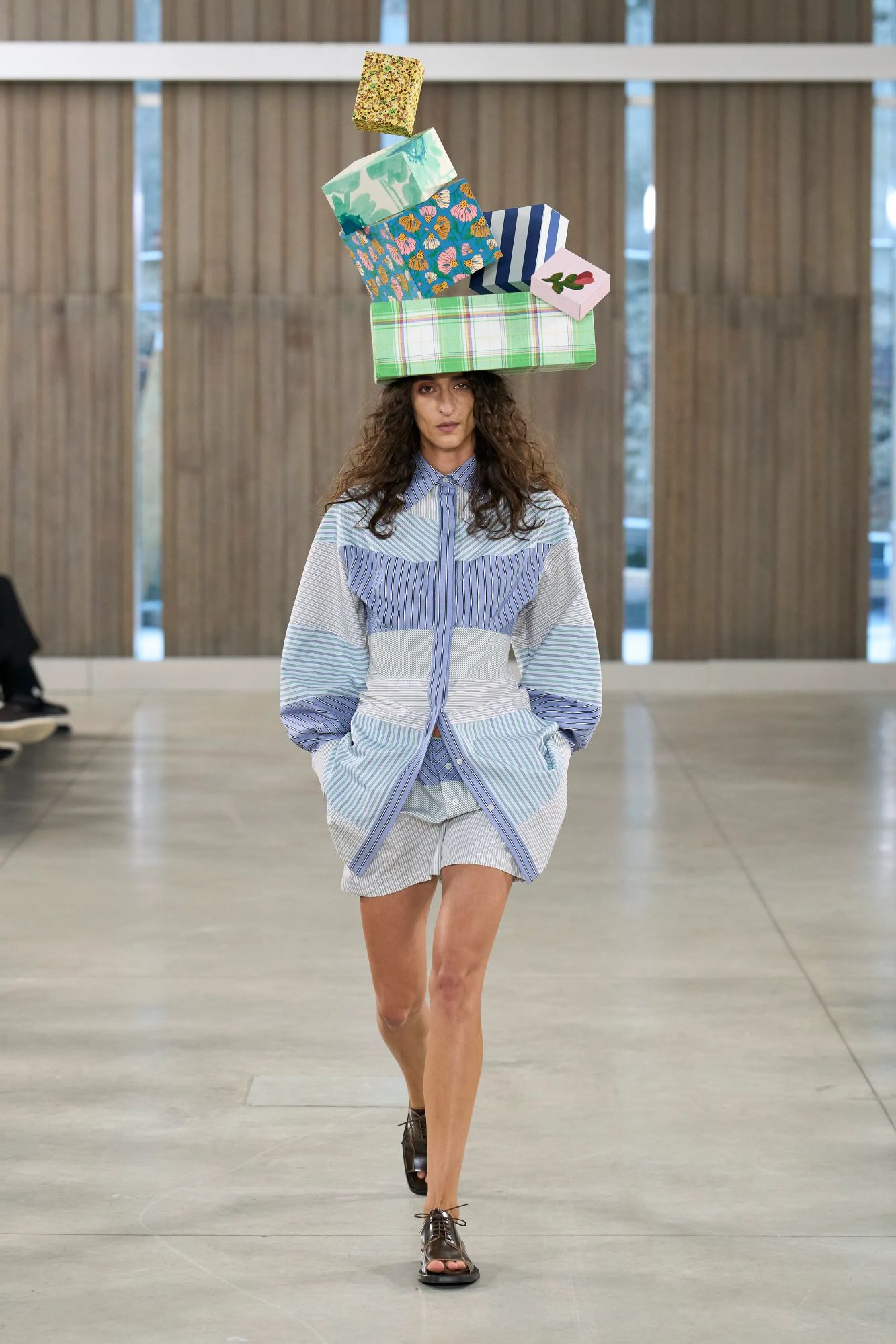 Милан-модный недель-с прессом-2026 Rave