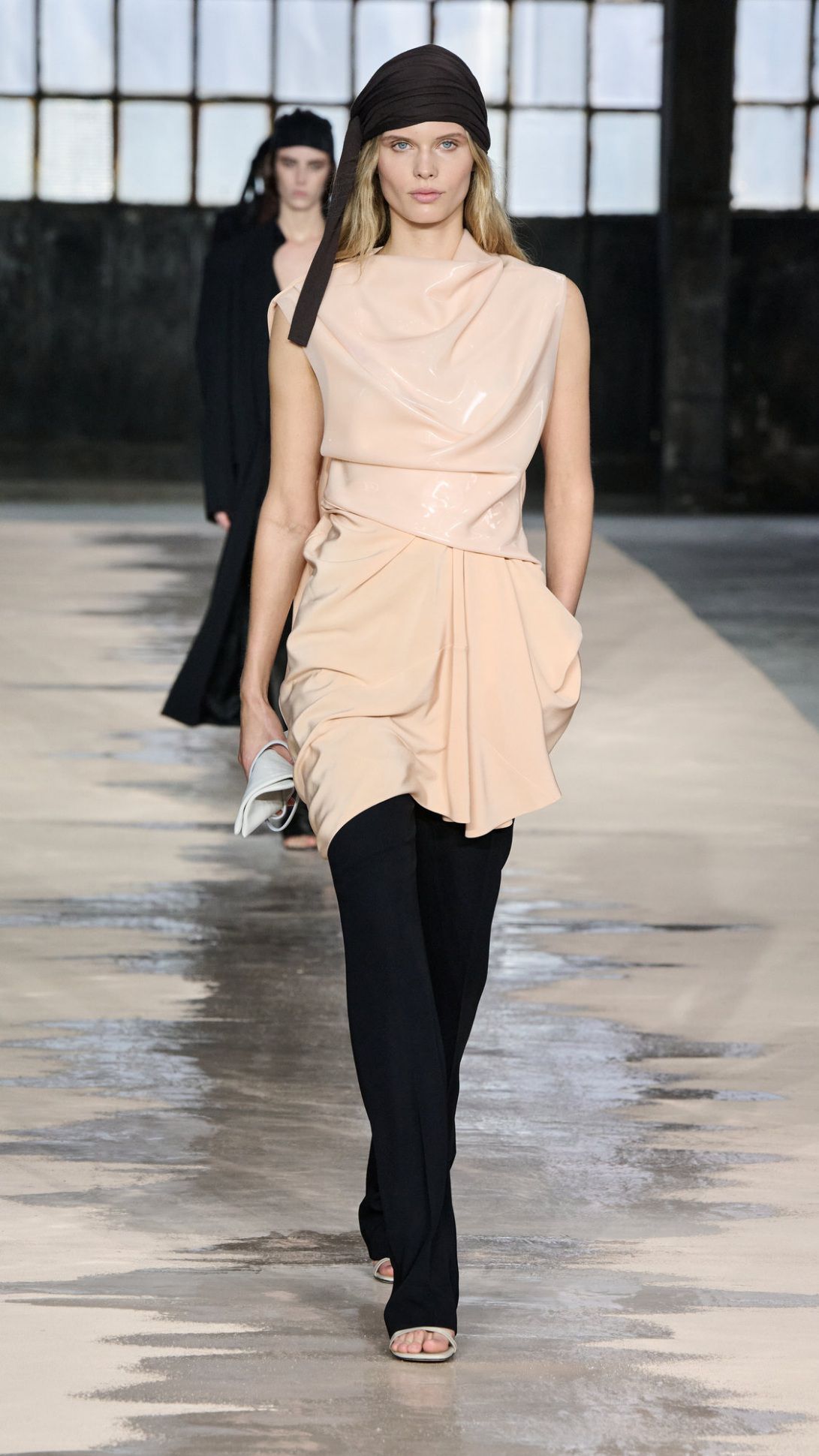 Милан-модный недель-с прессом-2026 Rave