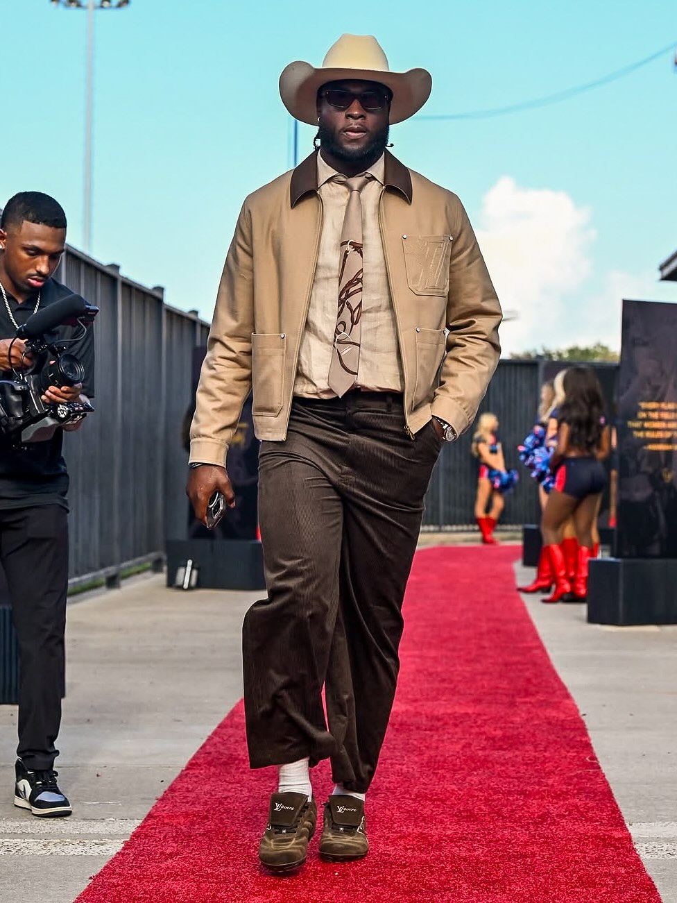 Мужчины бизнес-казах-вуза