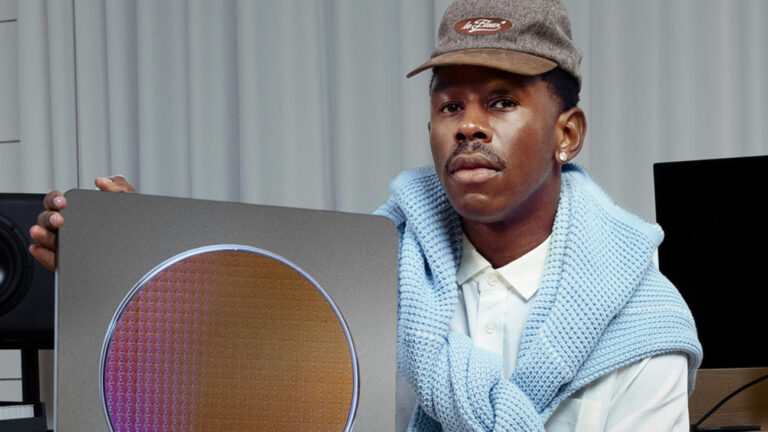 apple-music-artist-of-the-year-style-rave