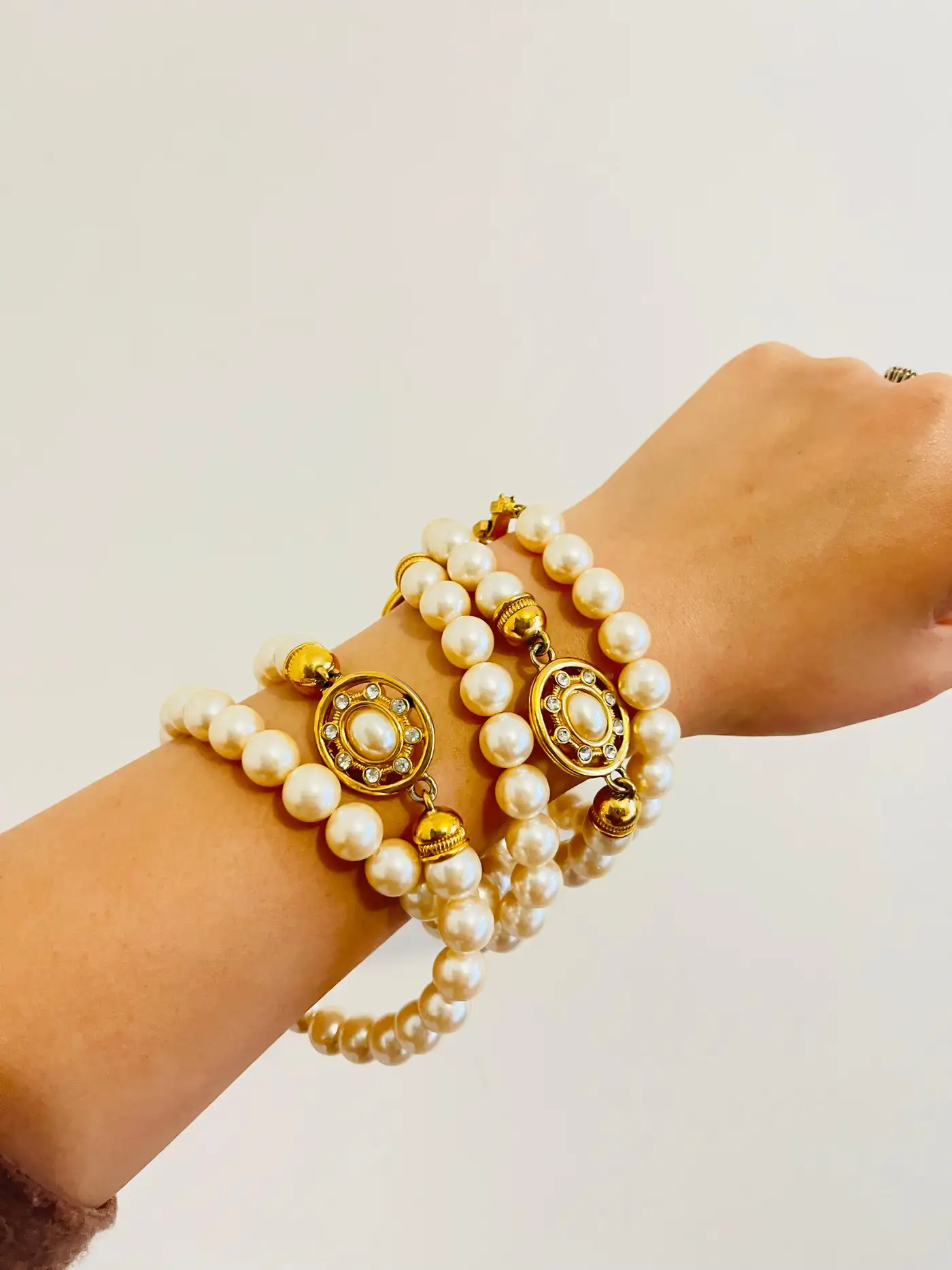 Givenchy Vintage 1980s White Pearls Beads—vintage Givenchy bracelet designs