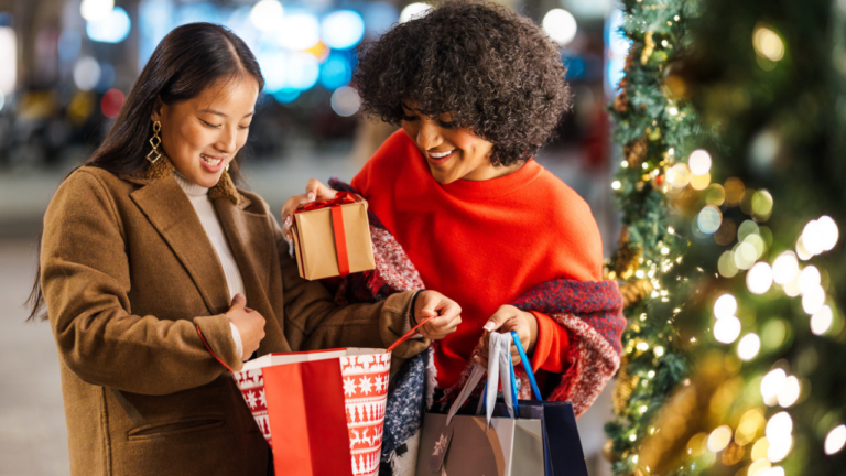 early-christmas-shopping-style-rave