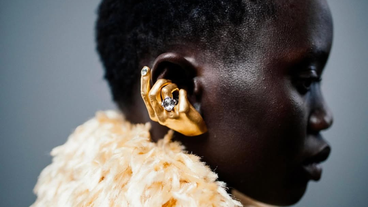 gold-earrings-for-everyday-style-style-rave