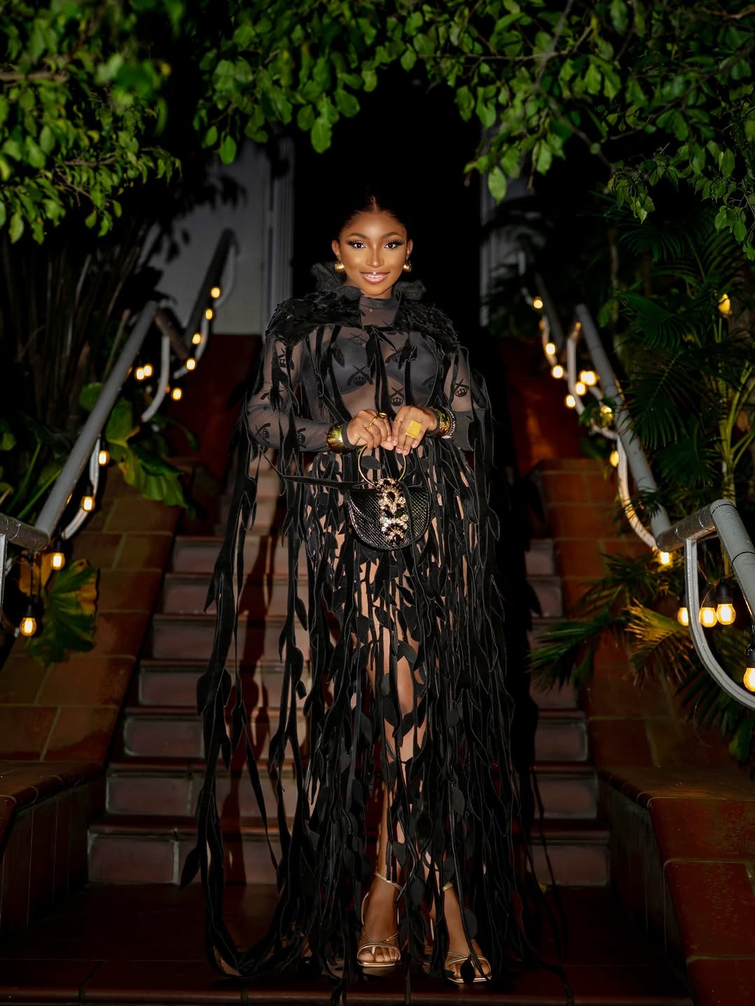 Костюм омовумми дада для виртуозного показа мод