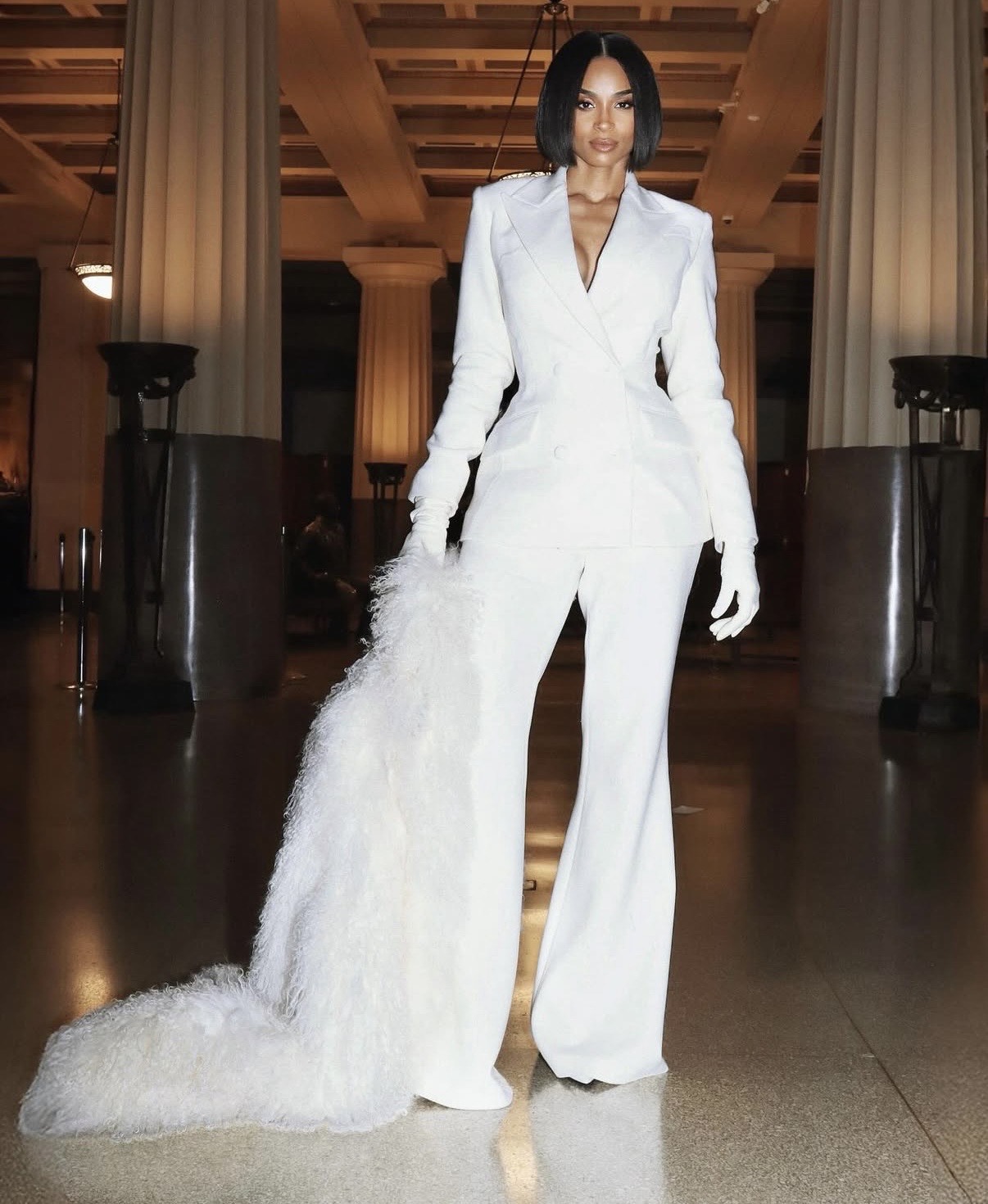 Tailored blazer holiday party outfit ideas 2025.