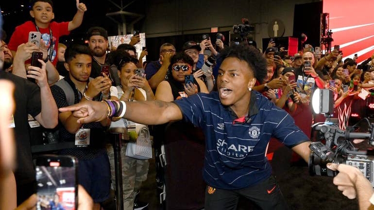 ishowspeed-wins-streamer-of-the-year-streamer-awards-style-rave