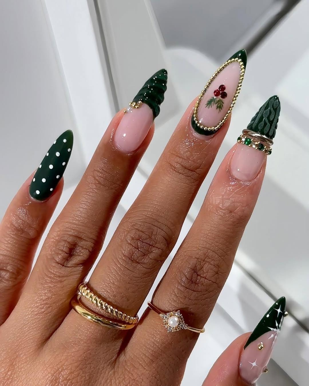 green holiday nails designs