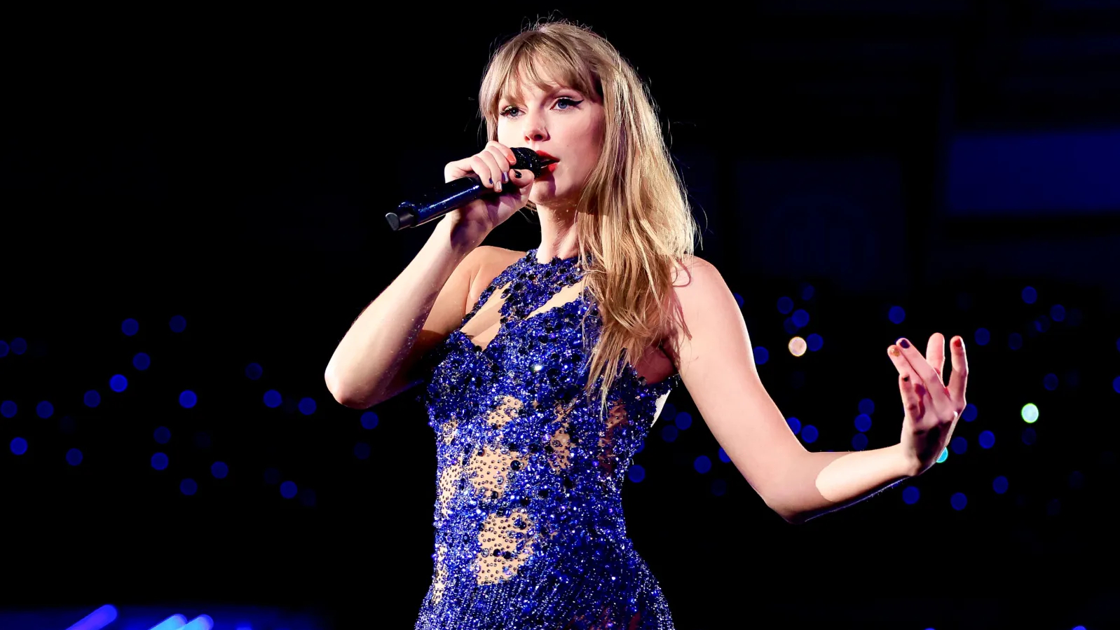 taylor-swift-songwriters-hall-of-fame-style-rave