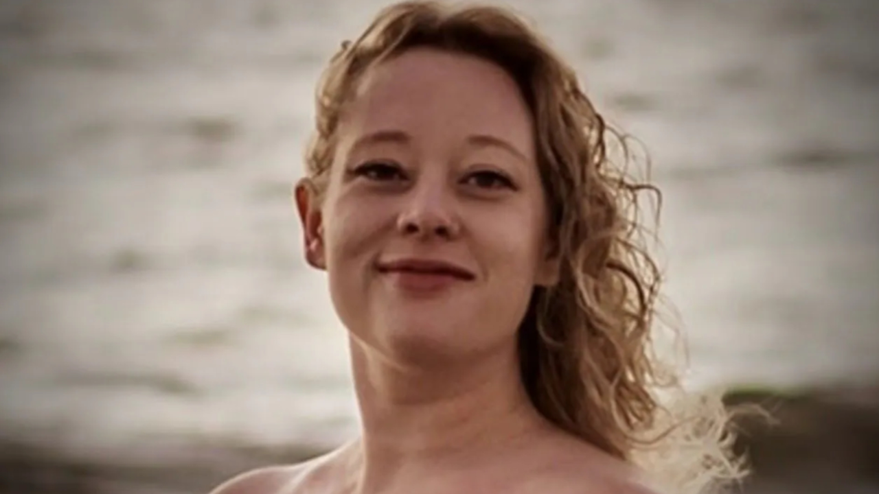 renee-nicole-good-ice-shooting-style-rave