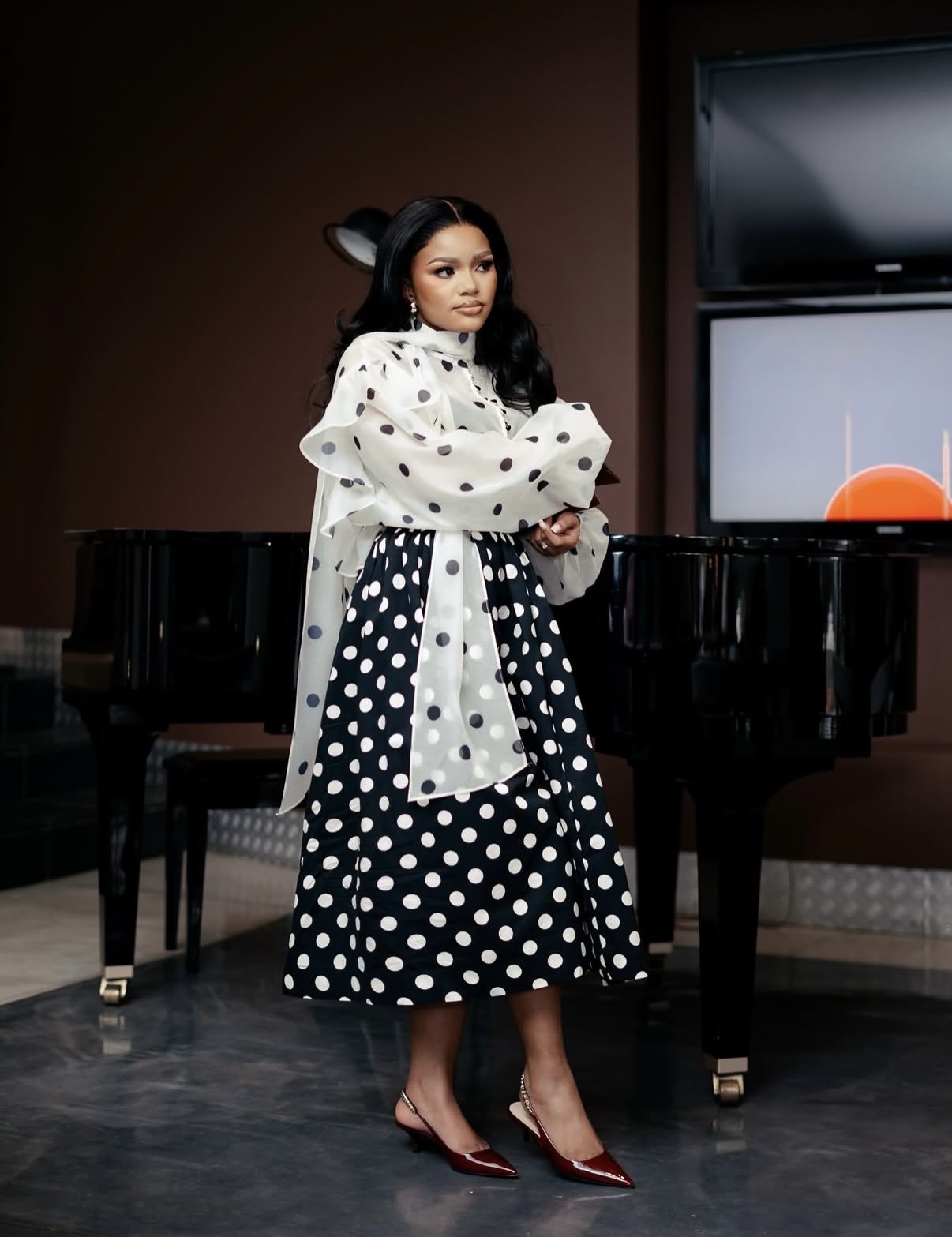 Spring wedding guest outfit