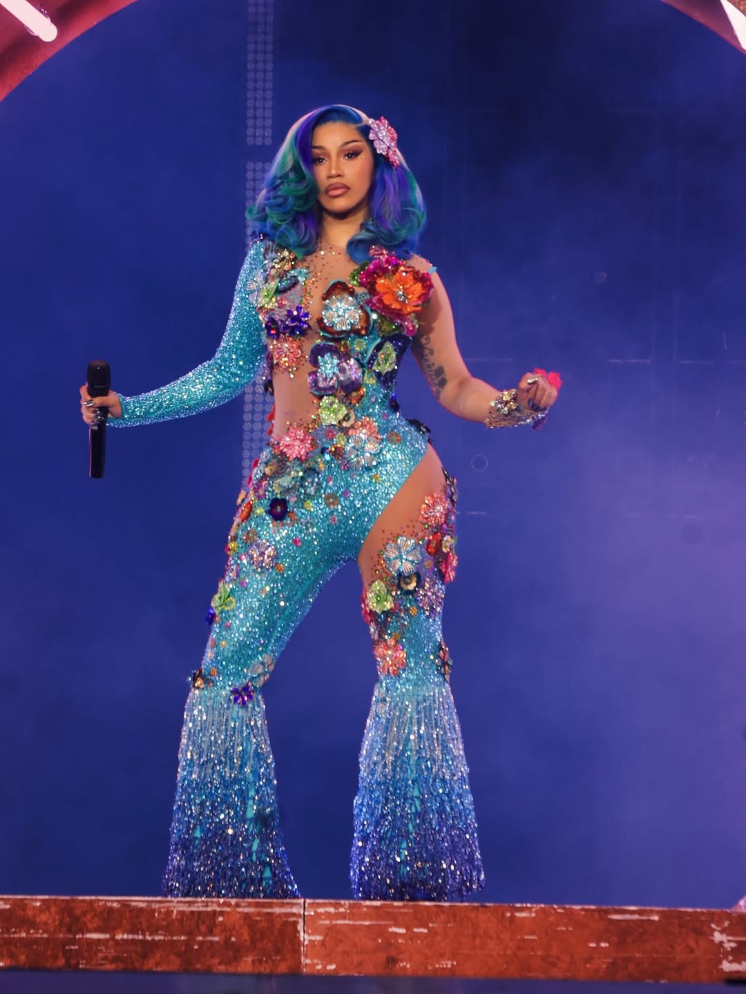 Cardi B Newark New Jersey tour street style bold celebrity fashion outfit