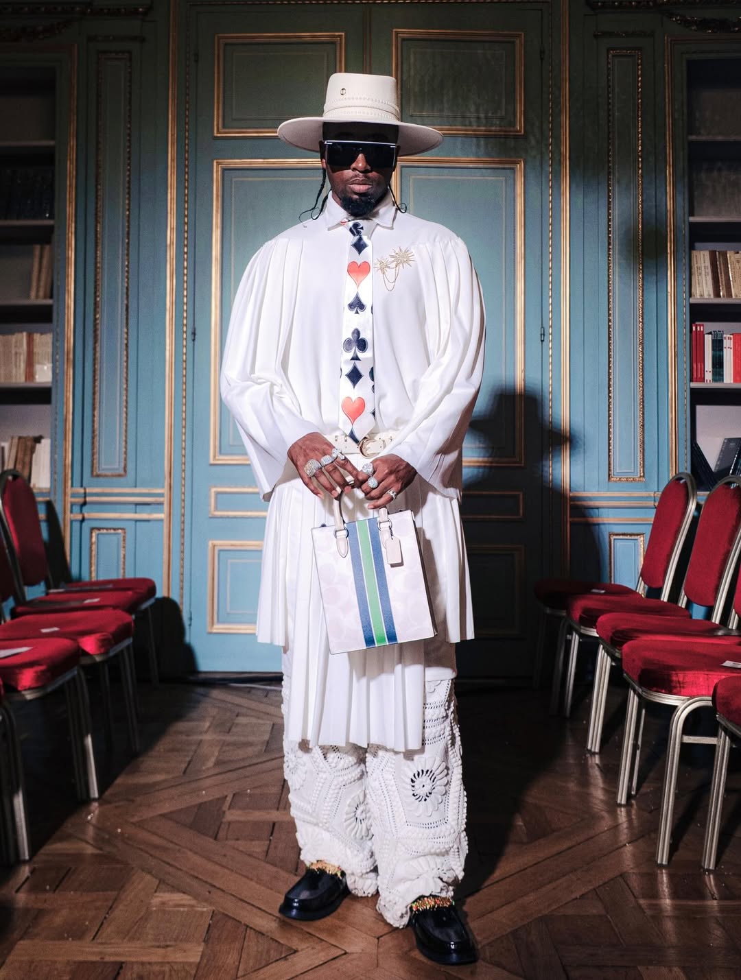 tie-back-in-fashion-style-rave