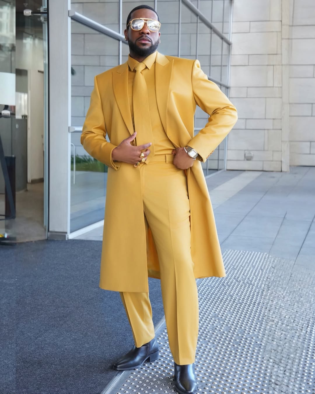 tie-back-in-fashion-style-rave