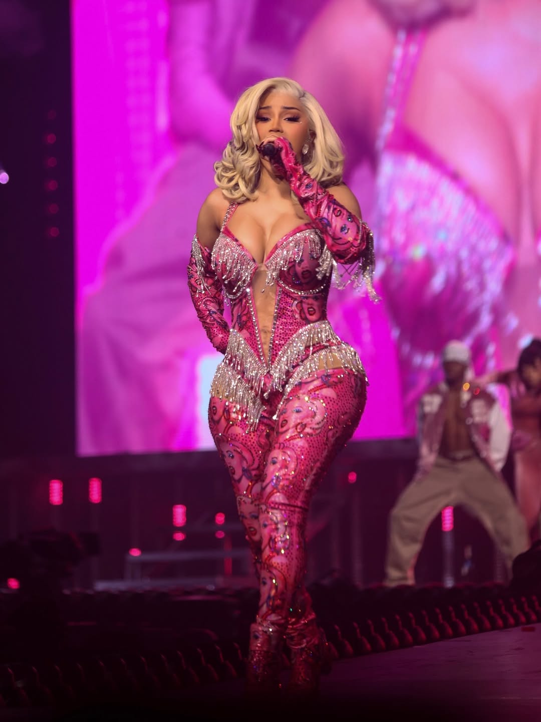 cardi-b-tour-looks-style-rave