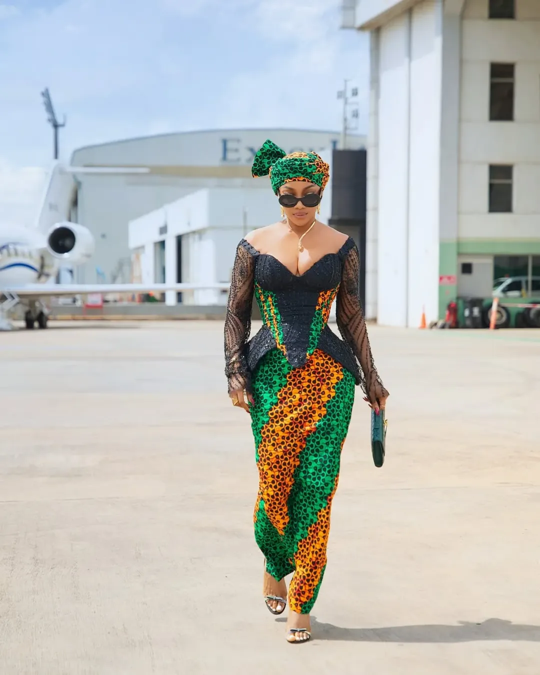 toke makinwa wearing african traditional outfit that influences fashion