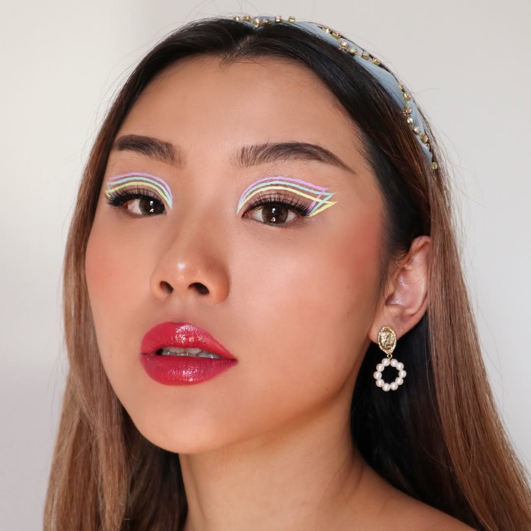 pastel makeup looks graphic liner