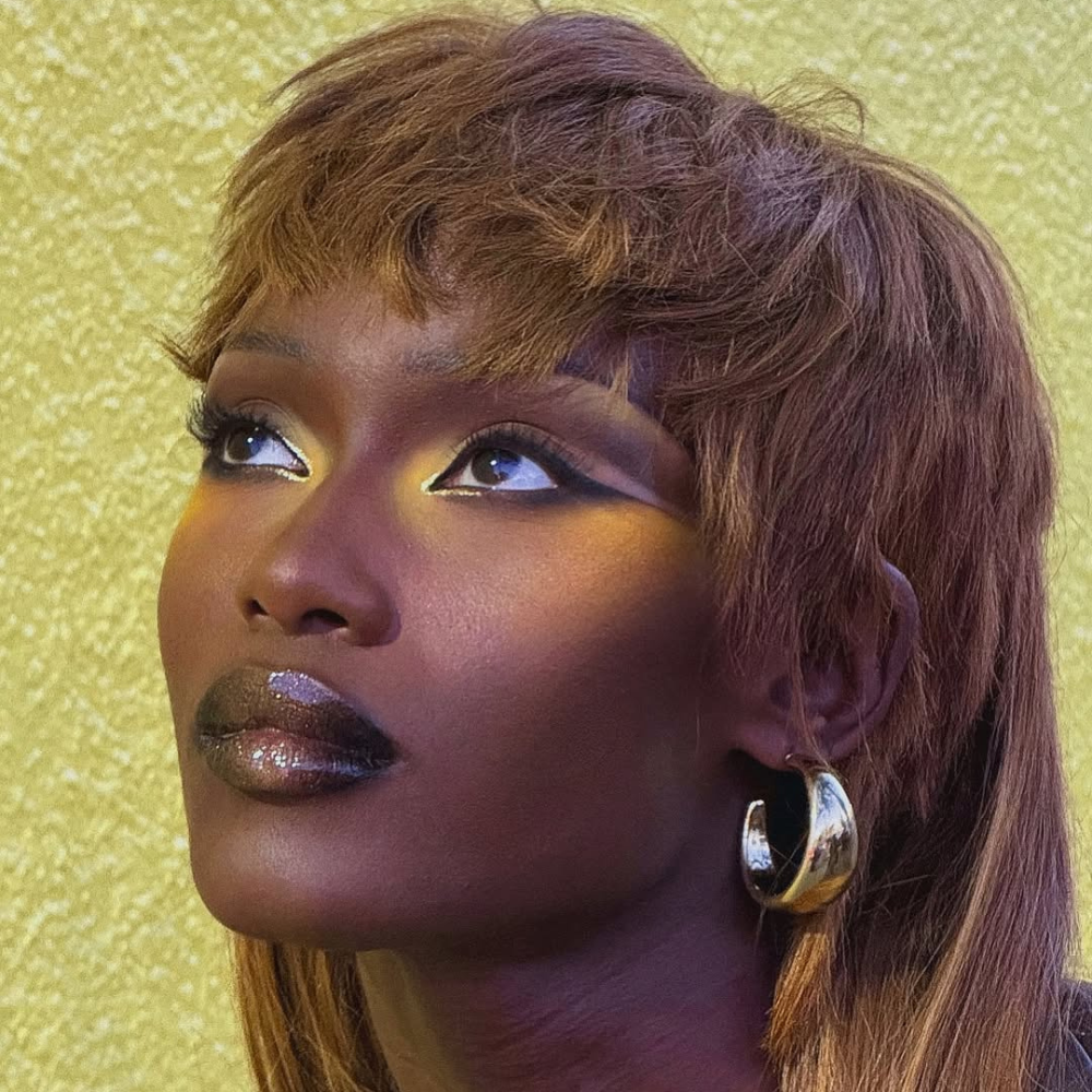 The End of “Clean Girl” Beauty? Why Messier Glam is Taking Over The End of “Clean Girl” Beauty? Why Messier Glam is Taking Over