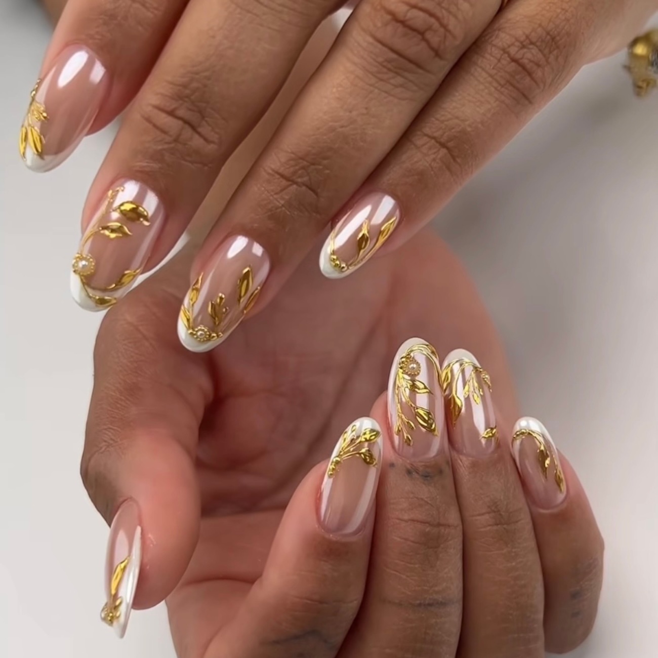 modern-chrome-nails-design-style-rave