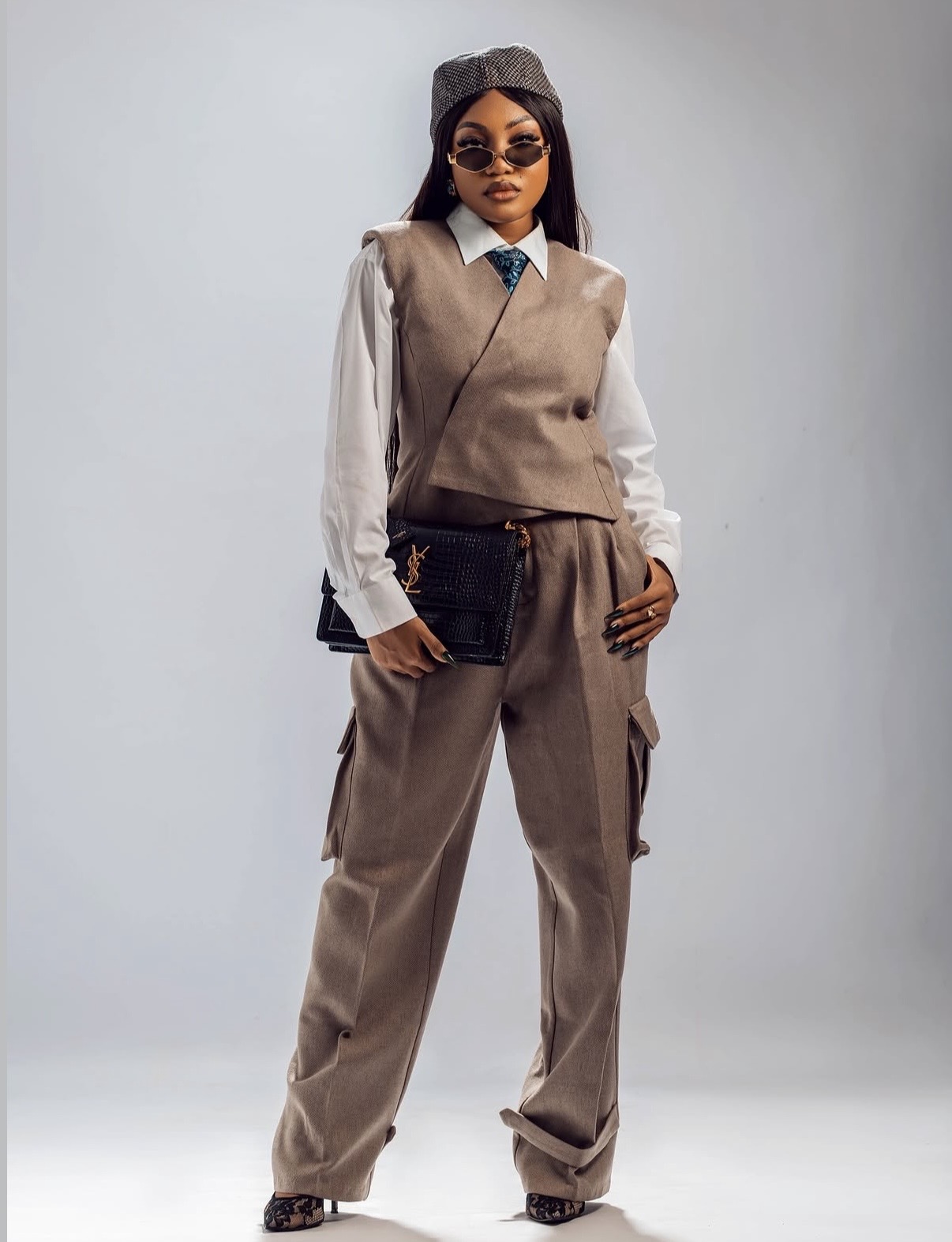 cargo pants outfit women