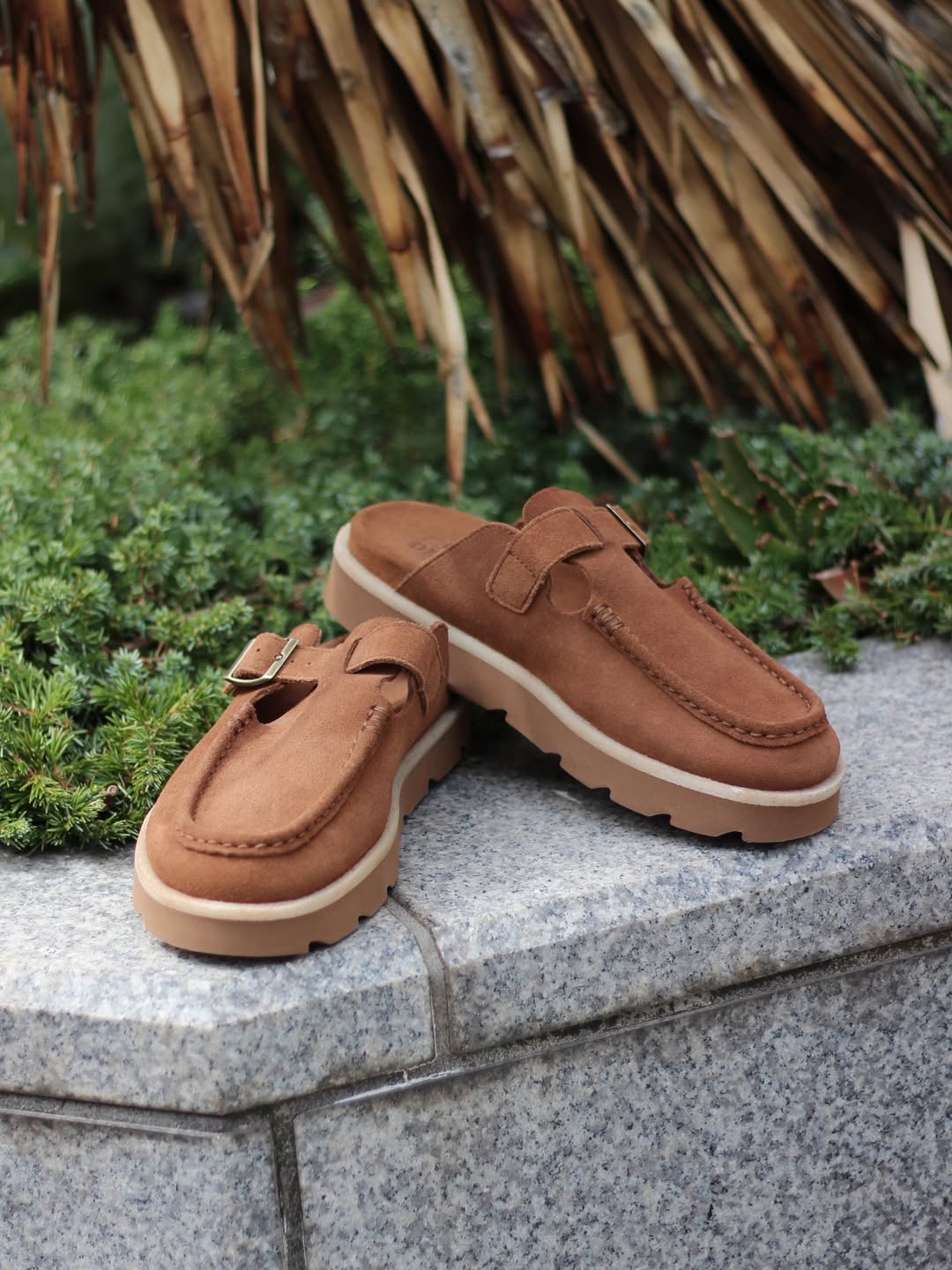 clarks-wallabees-meare-mocc-buckle-style-rave