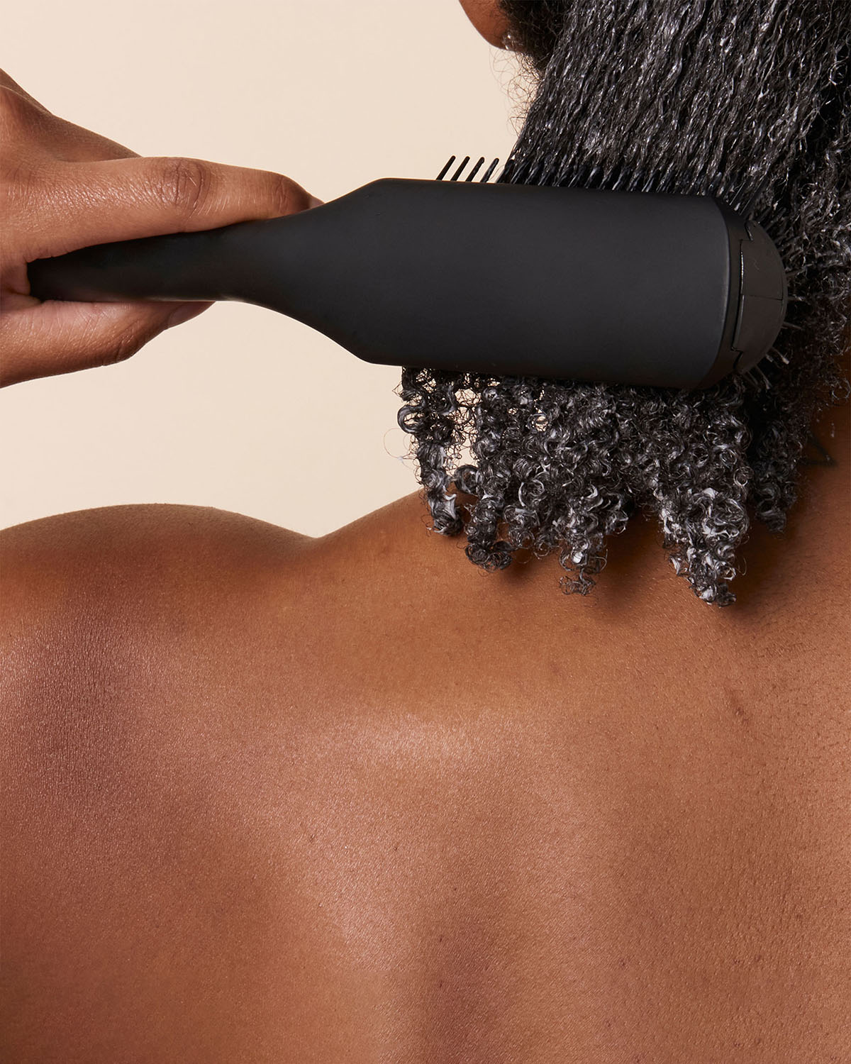 7 Best Detangling Brushes for 4C Hair That Make Wash Day Easier 7 Best Detangling Brushes for 4C Hair That Make Wash Day Easier