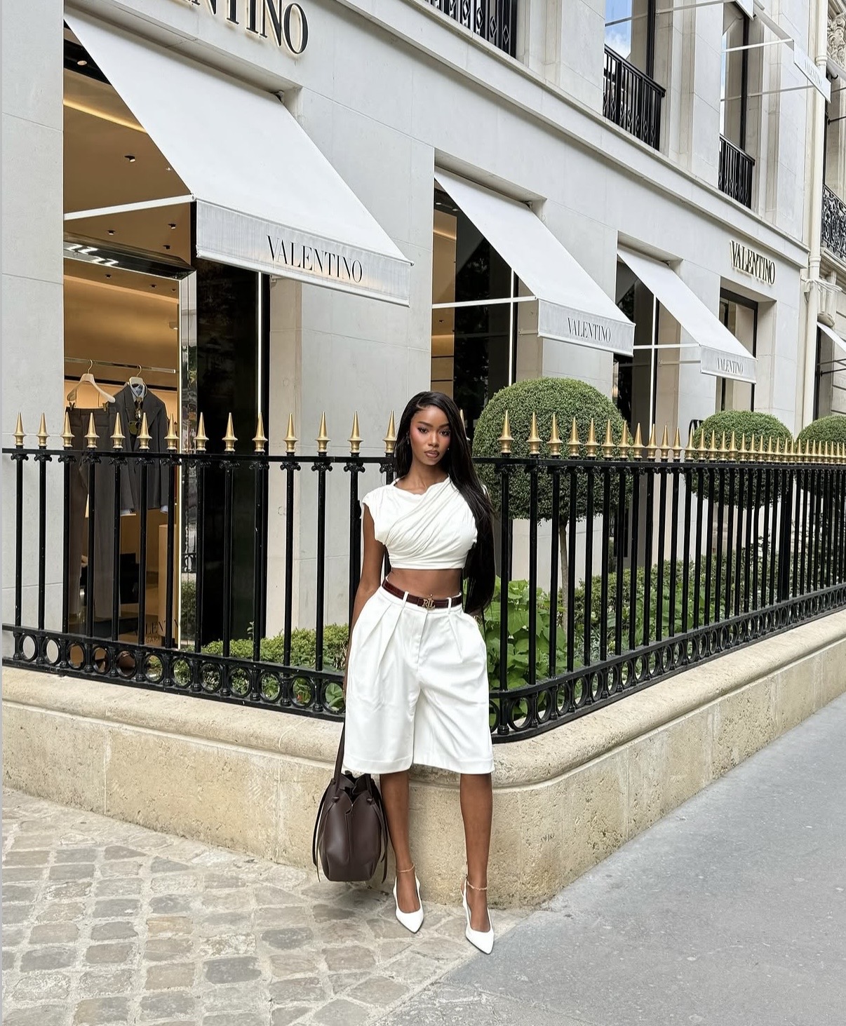 Bermuda shorts summer outfit