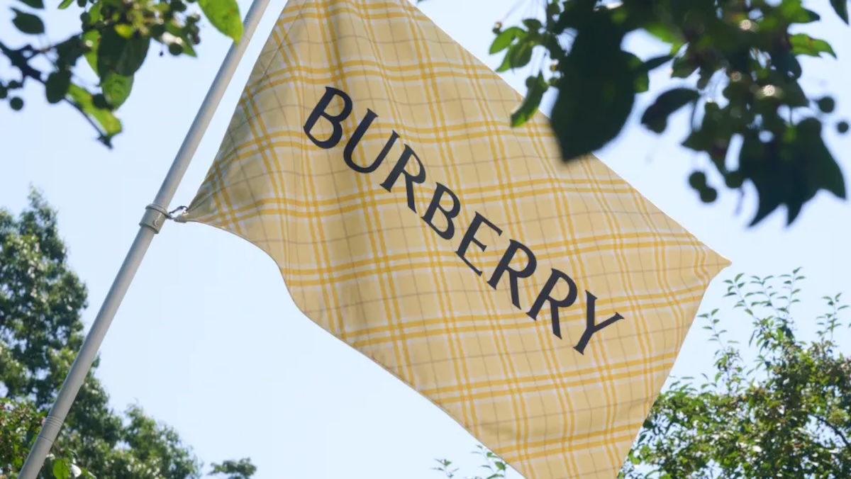 Burberry-Hamptons-Pop-Up-Style-Rave