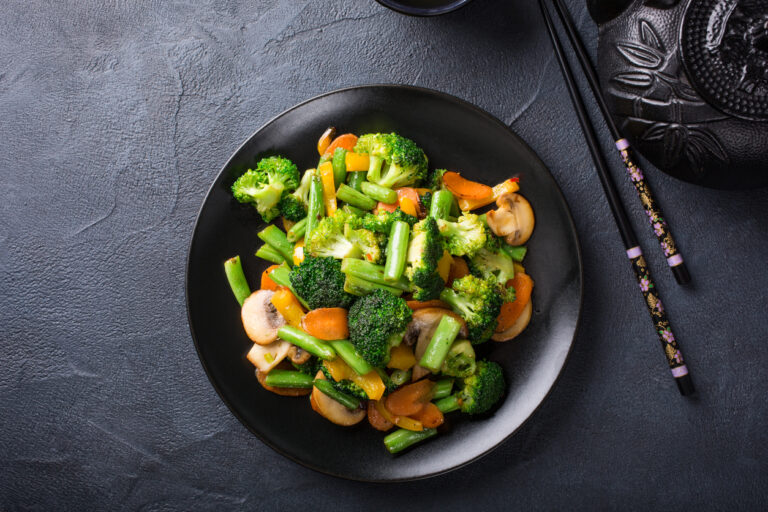 Cooked-vs-raw-vegetable-nutrition-style-rave
